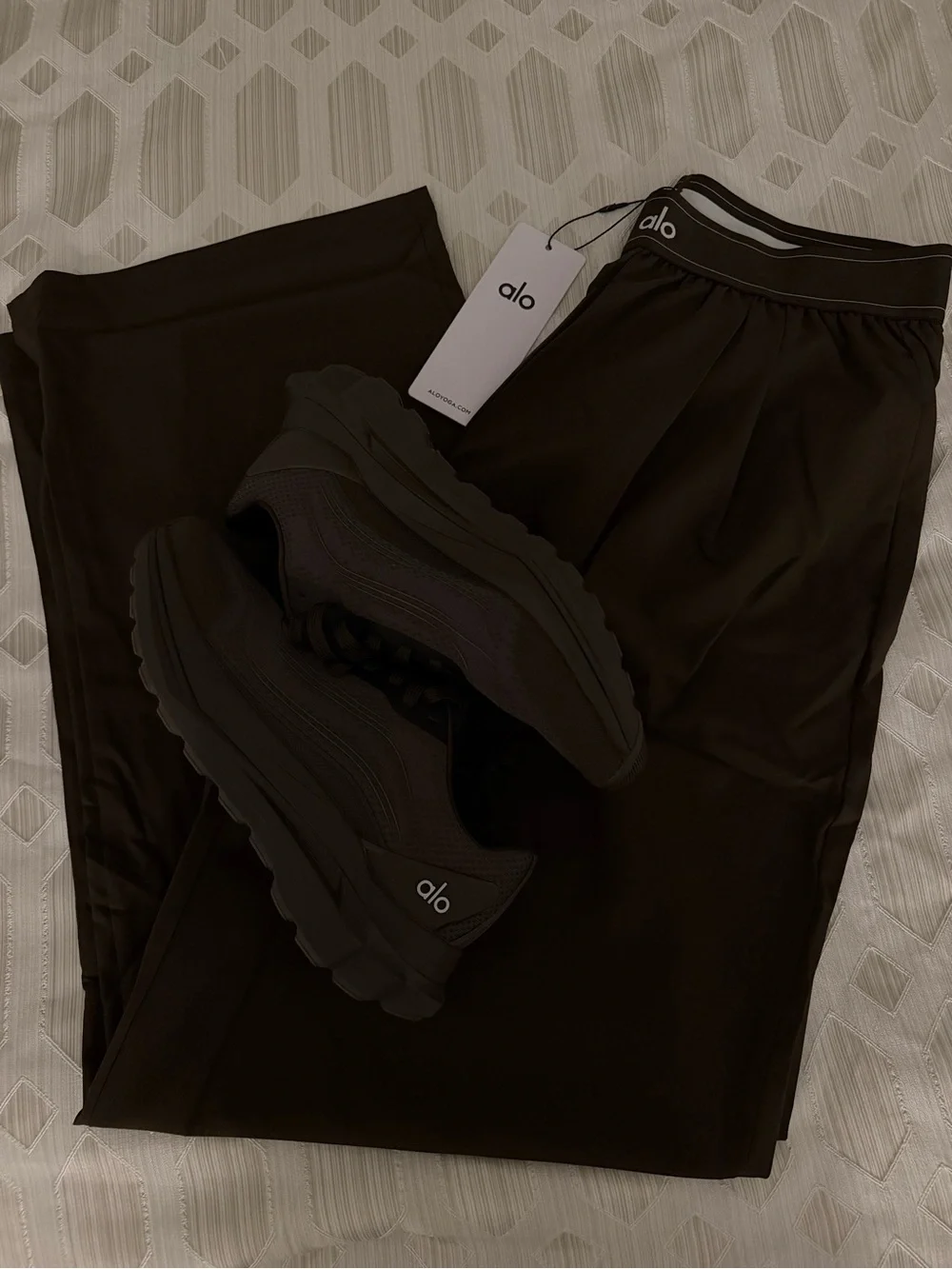 ALO Yoga brown Wide-Leg Pants